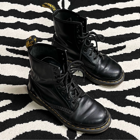 Dr Martens 1460W 8-Eye Combat Boots Black Size 7 - Picture 3 of 11